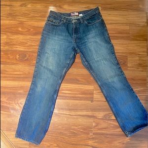 Old Navy throwback gently worn
90s inspired jeans. #deniem #oldnavy #80’s